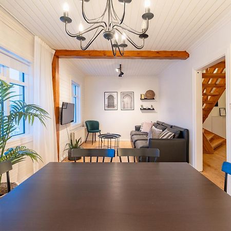 Day Dream Central Akureyri Three Bedroom Apt Dış mekan fotoğraf