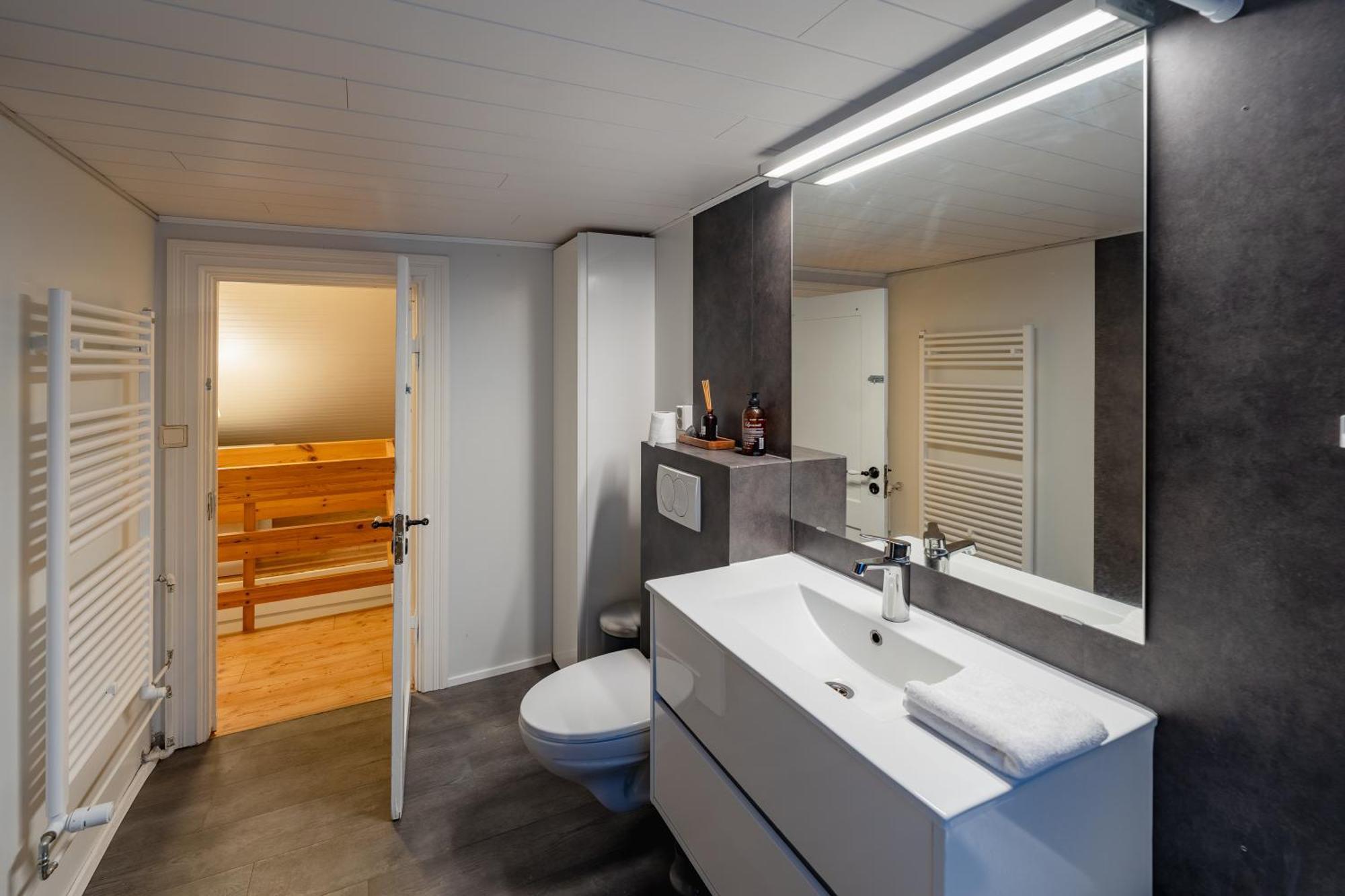 Day Dream Central Akureyri Three Bedroom Apt Dış mekan fotoğraf
