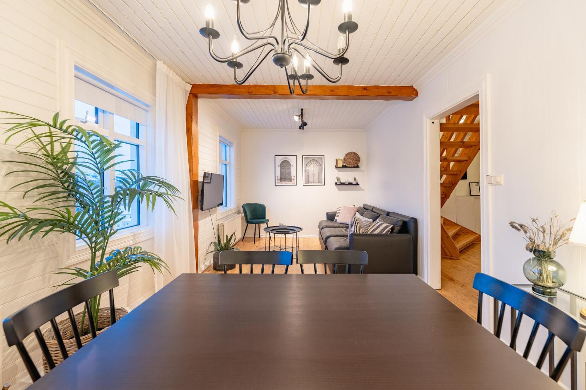 Day Dream Central Akureyri Three Bedroom Apt Dış mekan fotoğraf